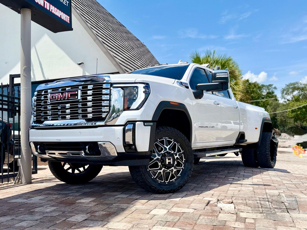 2024 GMC Sierra Image 1