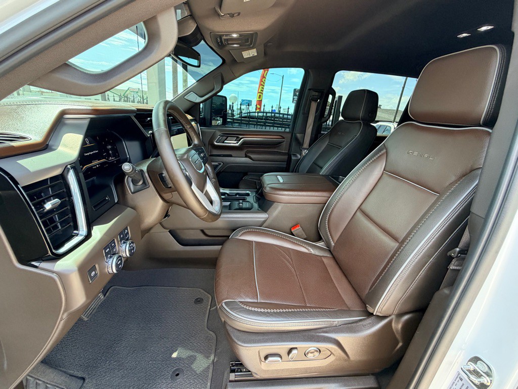 2024 GMC Sierra Image 13