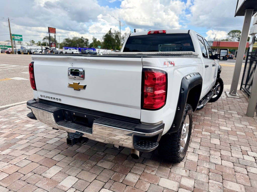 2015 Chevrolet Silverado 1500 Image 2