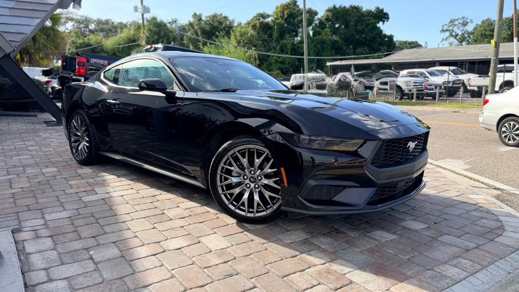 2025 Ford Mustang Image 2