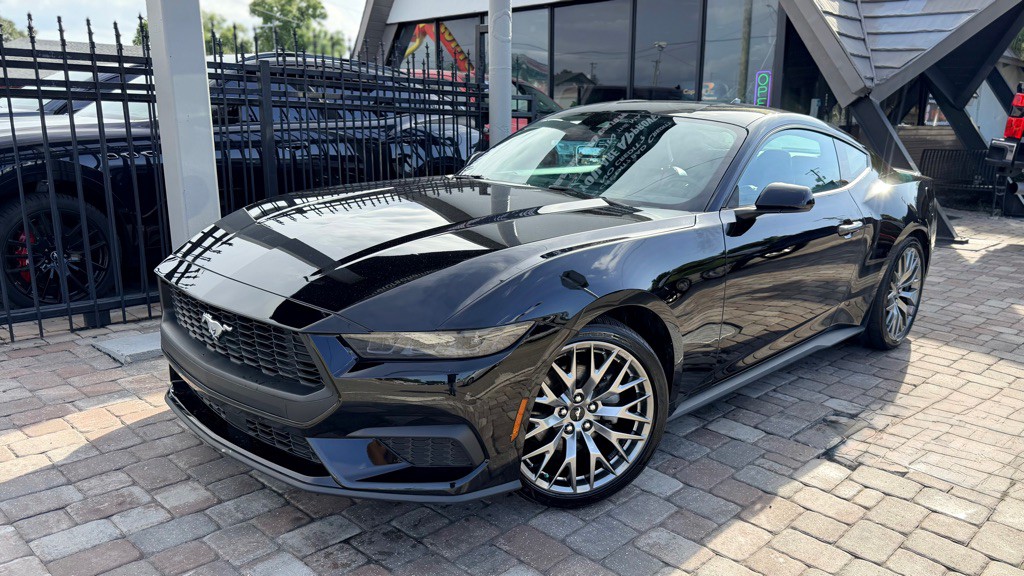 2025 Ford Mustang Image 3