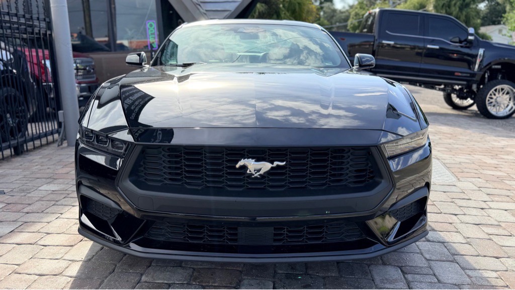 2025 Ford Mustang Image 5
