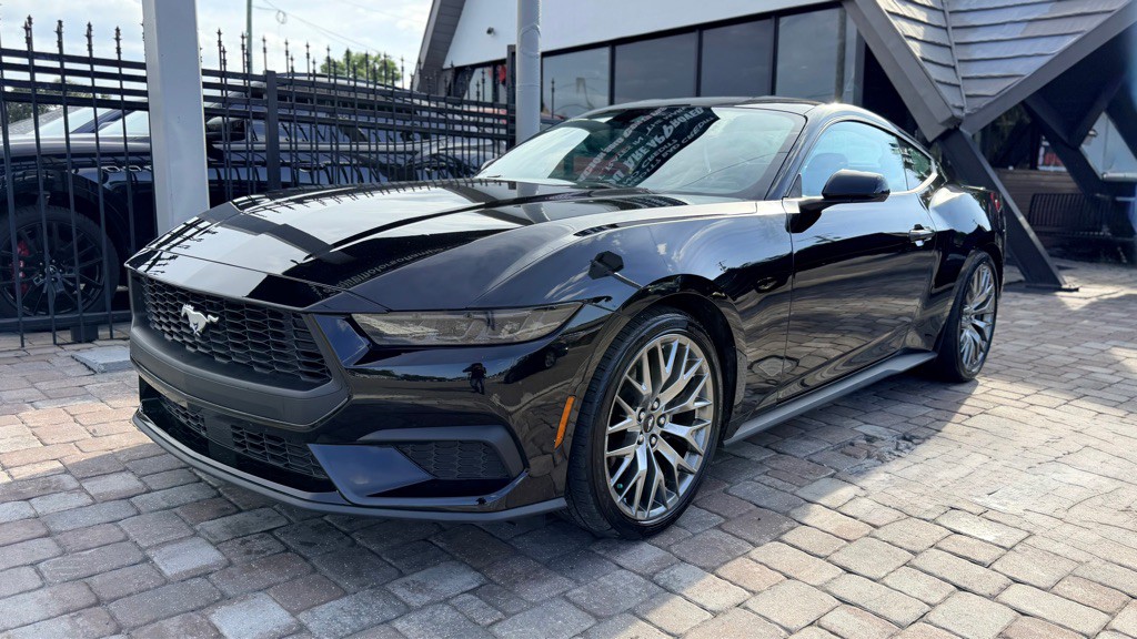 2025 Ford Mustang Image 6