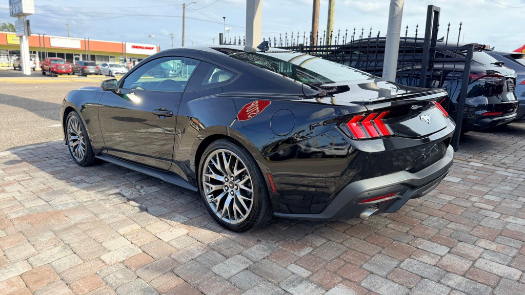2025 Ford Mustang Image 8