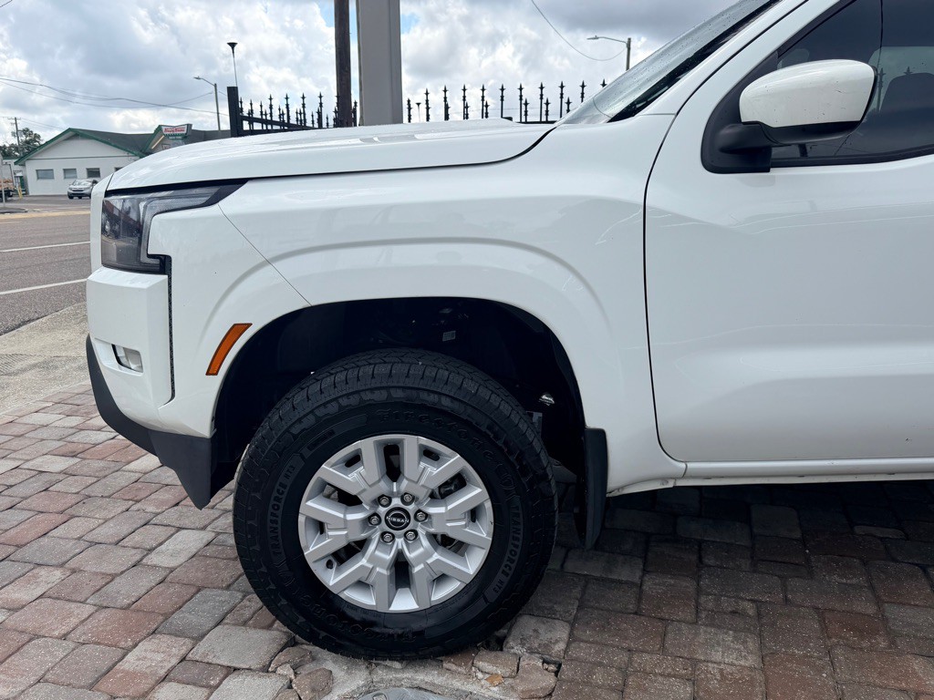 2022 Nissan Frontier Image 8