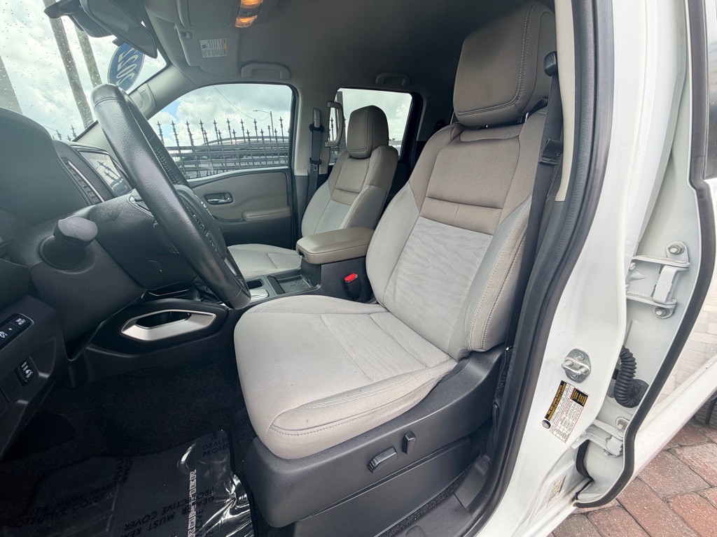 2022 Nissan Frontier Image 10
