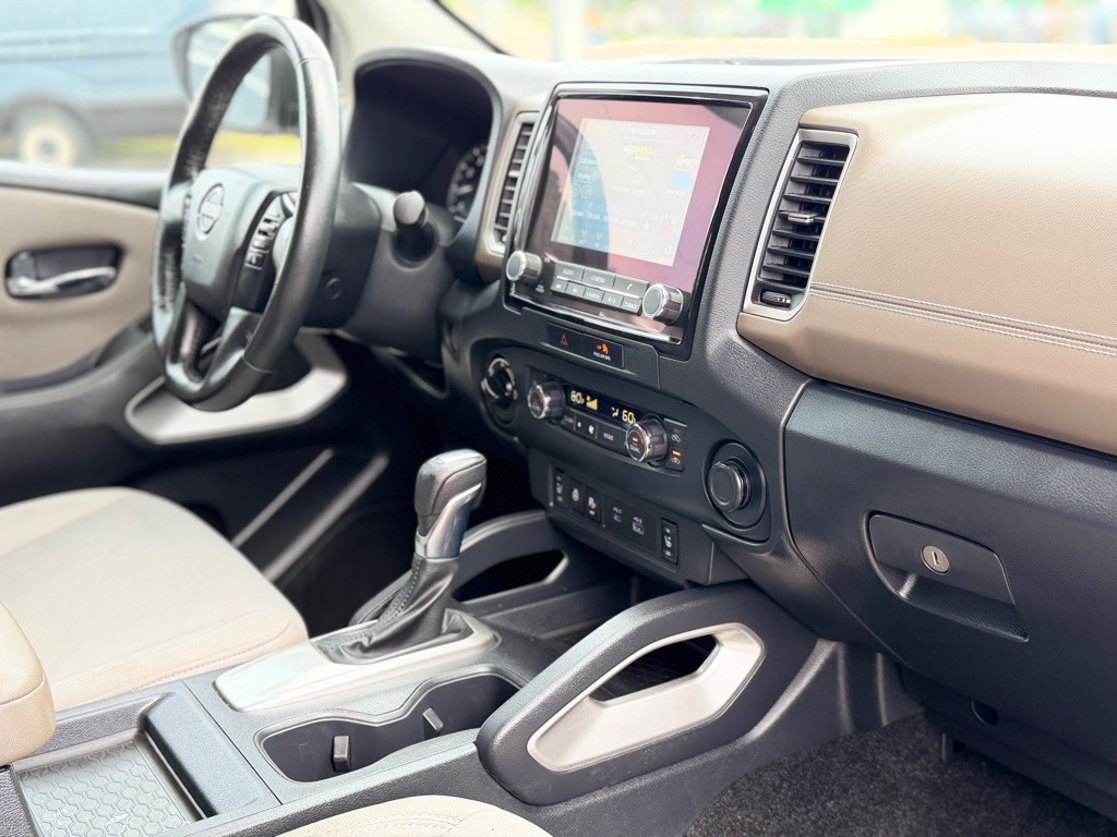 2022 Nissan Frontier Image 21