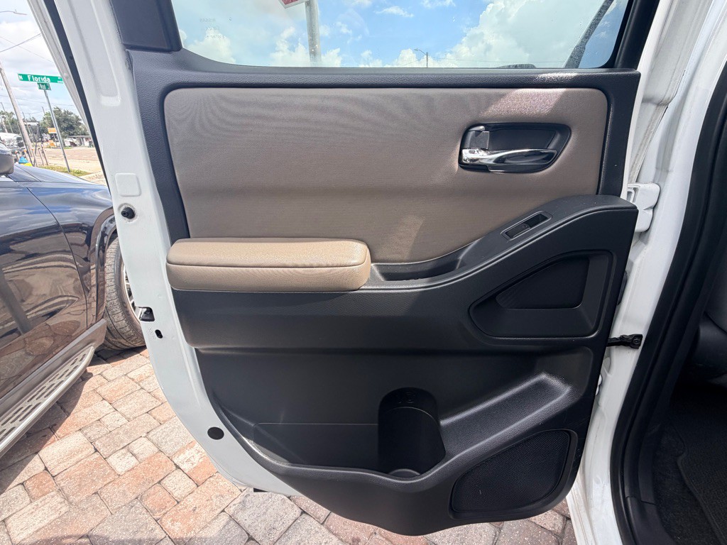 2022 Nissan Frontier Image 26