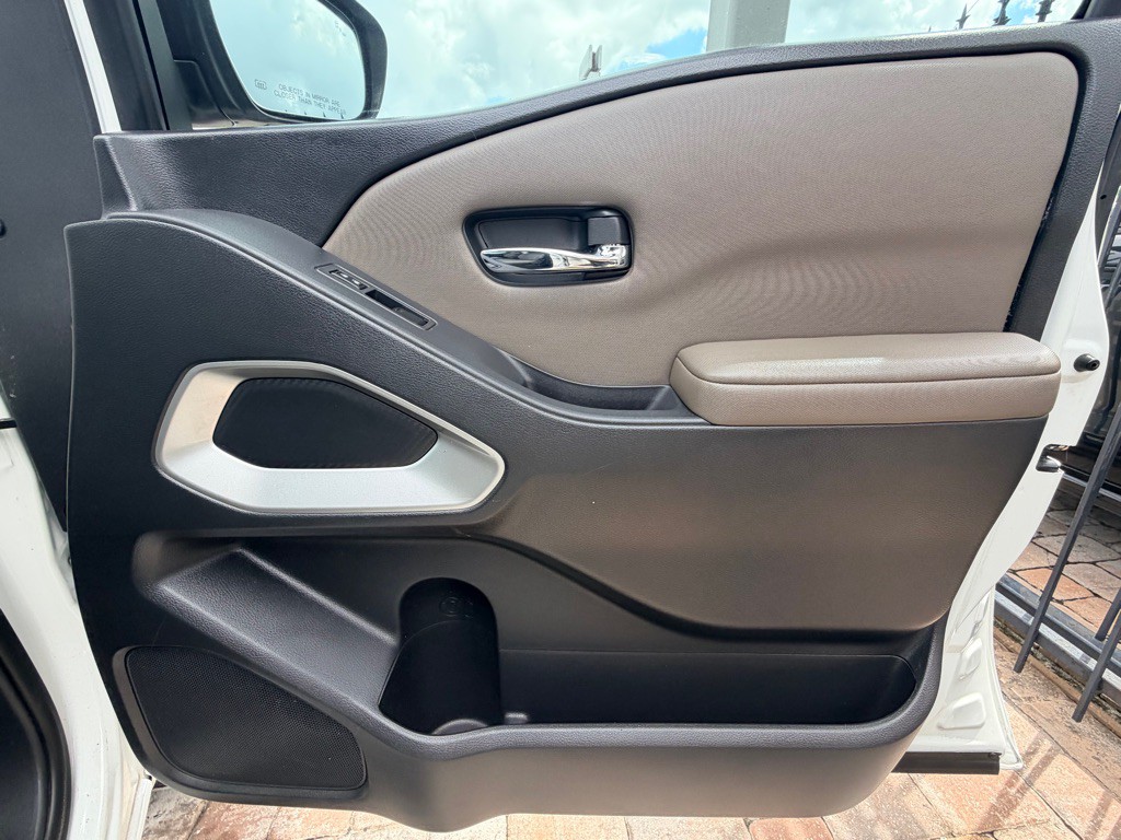 2022 Nissan Frontier Image 28