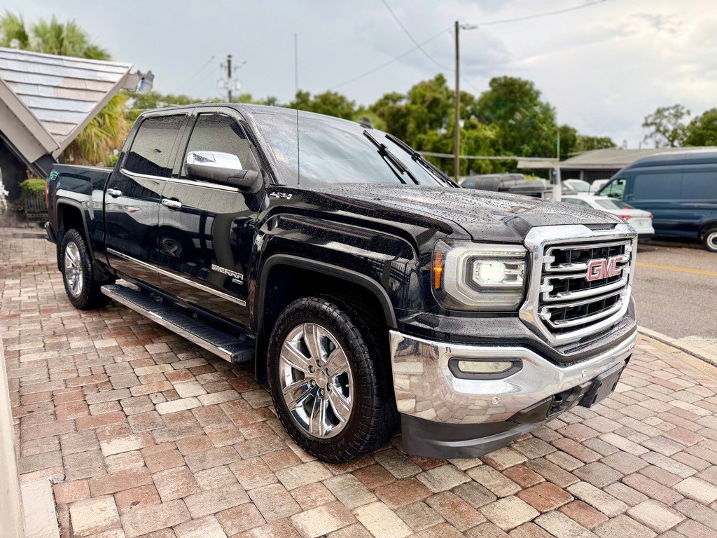 2017 GMC Sierra Image 2