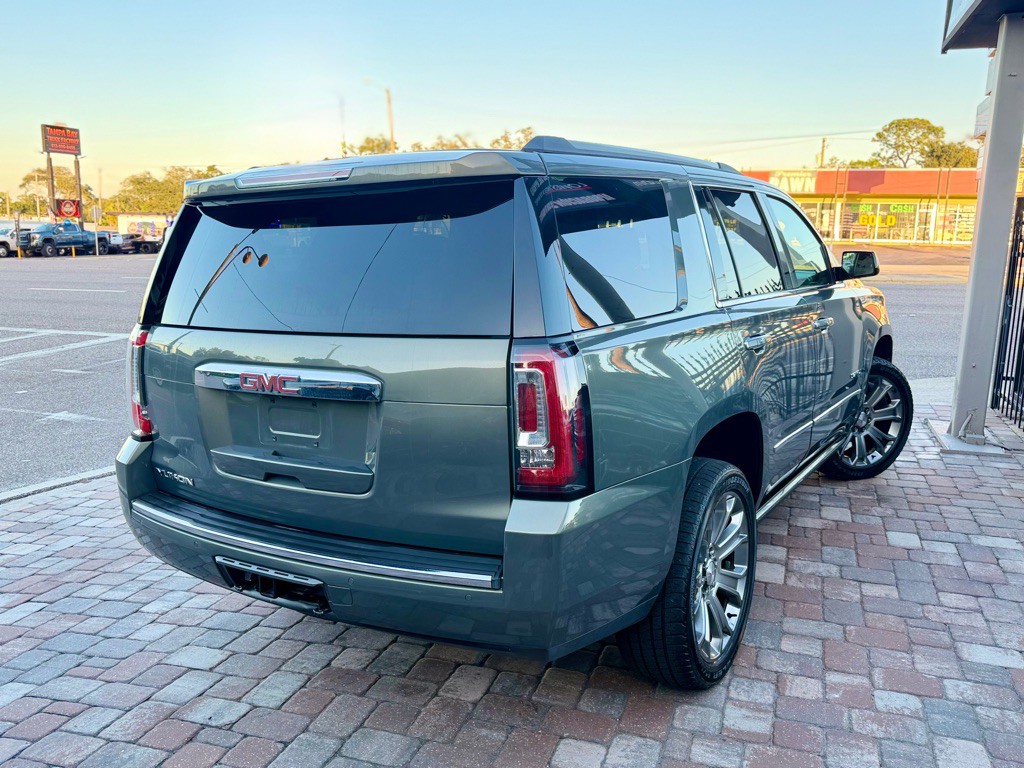 2017 GMC Yukon Image 2