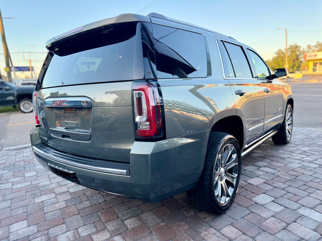 2017 GMC Yukon Image 9
