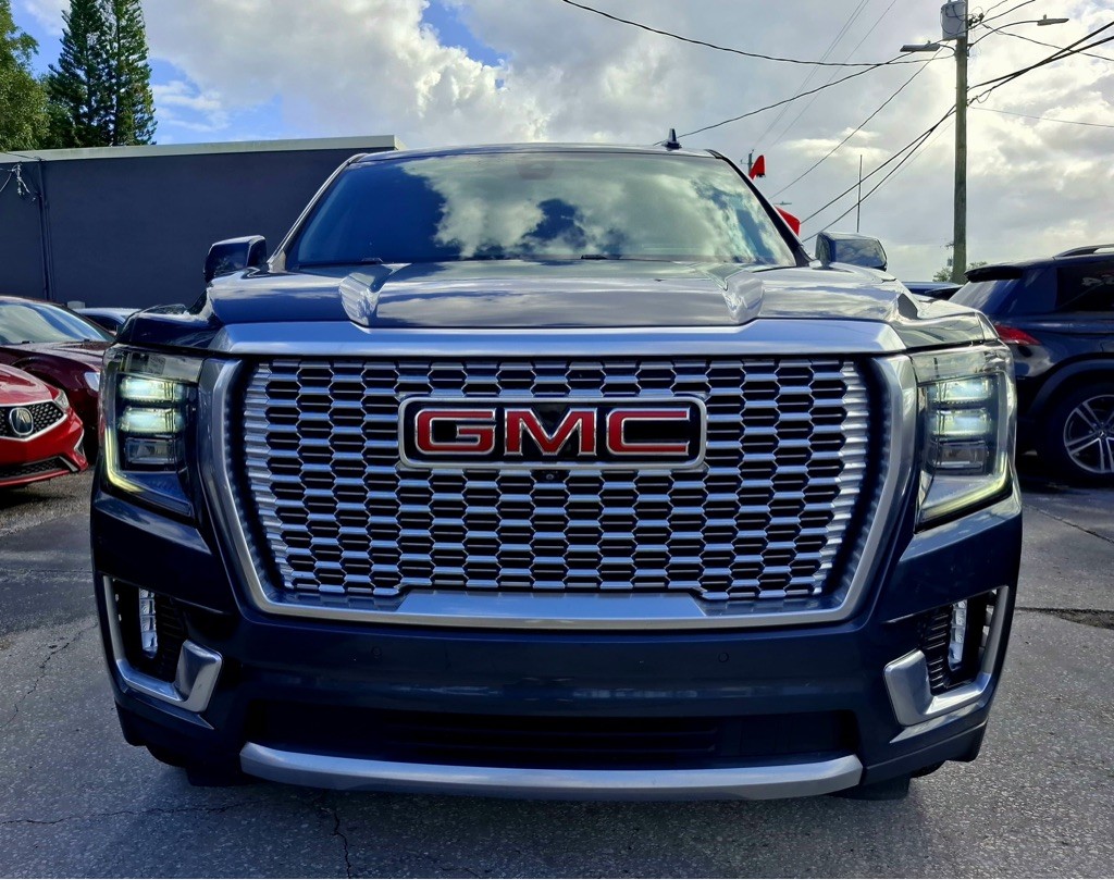 2021 GMC Yukon Image 2