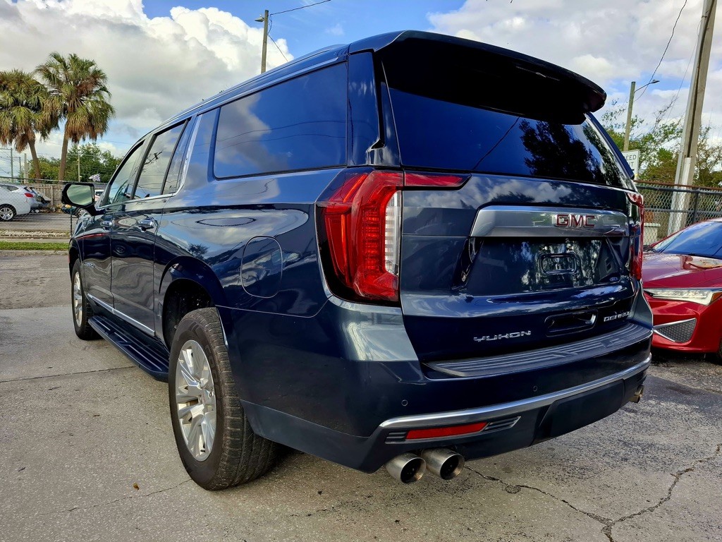 2021 GMC Yukon Image 4