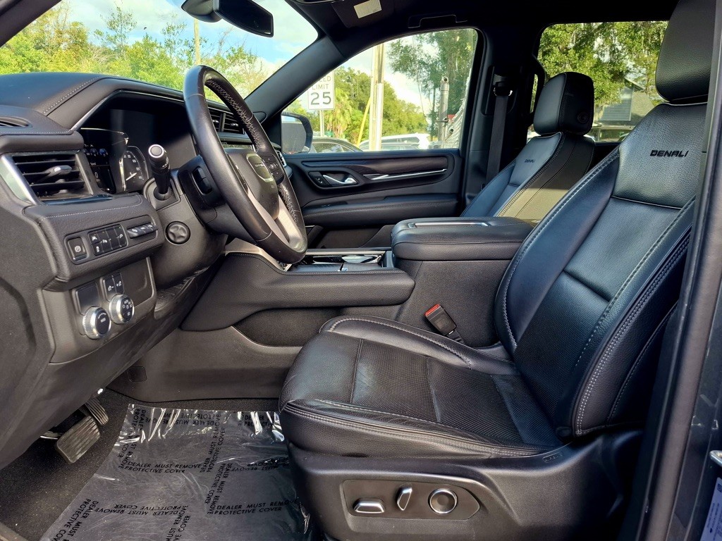 2021 GMC Yukon Image 17