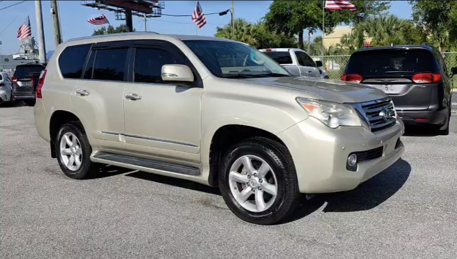 2012 Lexus GX Image 2