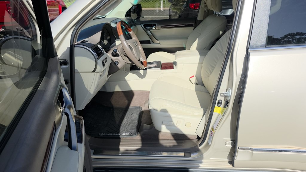 2012 Lexus GX Image 19