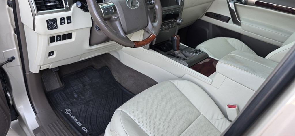 2012 Lexus GX Image 31