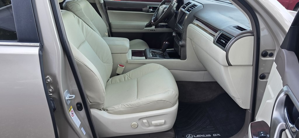 2012 Lexus GX Image 39