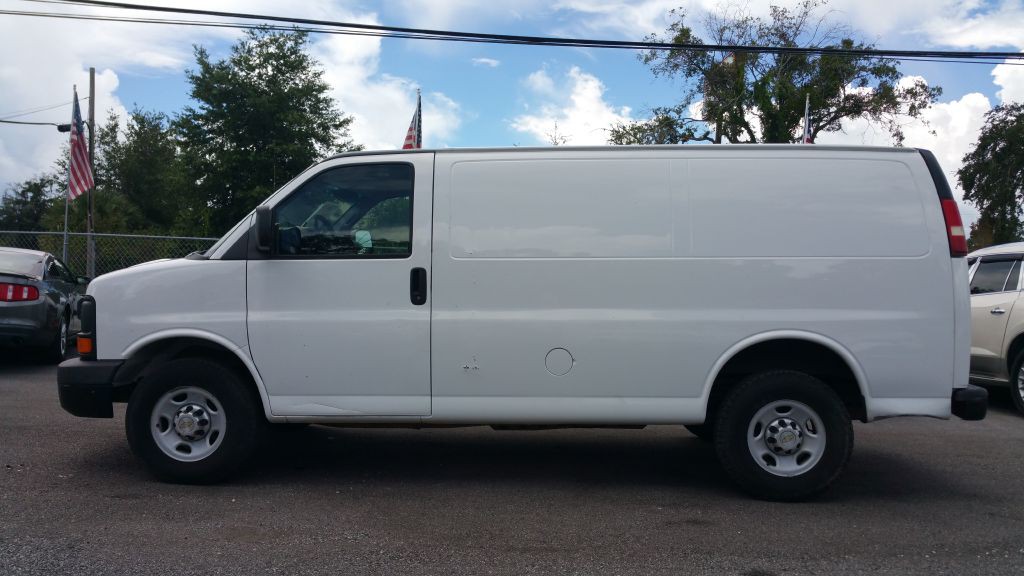 2012 Chevrolet Express Image 9