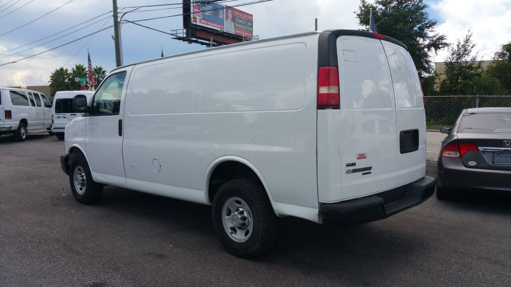 2012 Chevrolet Express Image 10
