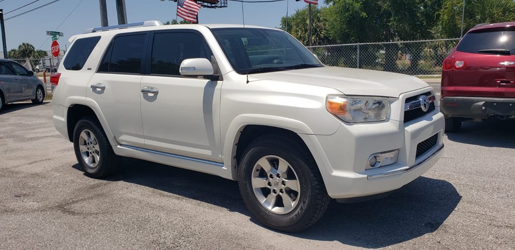 2013 Toyota 4Runner Image 2