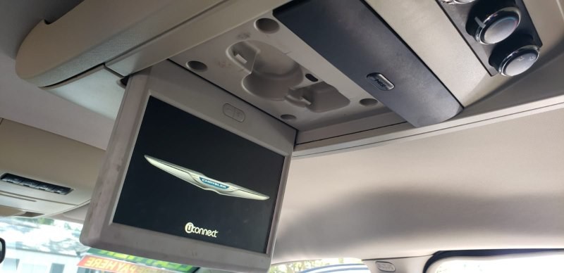 2014 Chrysler Town & Country Image 21