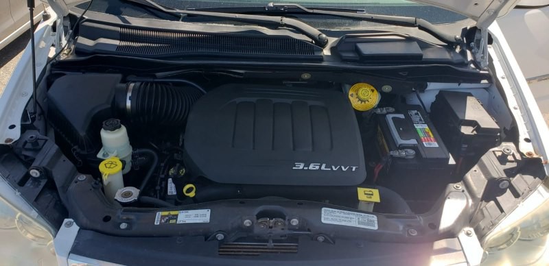 2014 Chrysler Town & Country Image 36