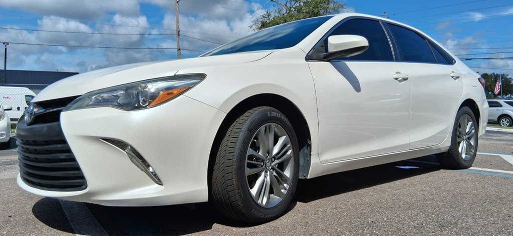 2017 Toyota Camry Image 4