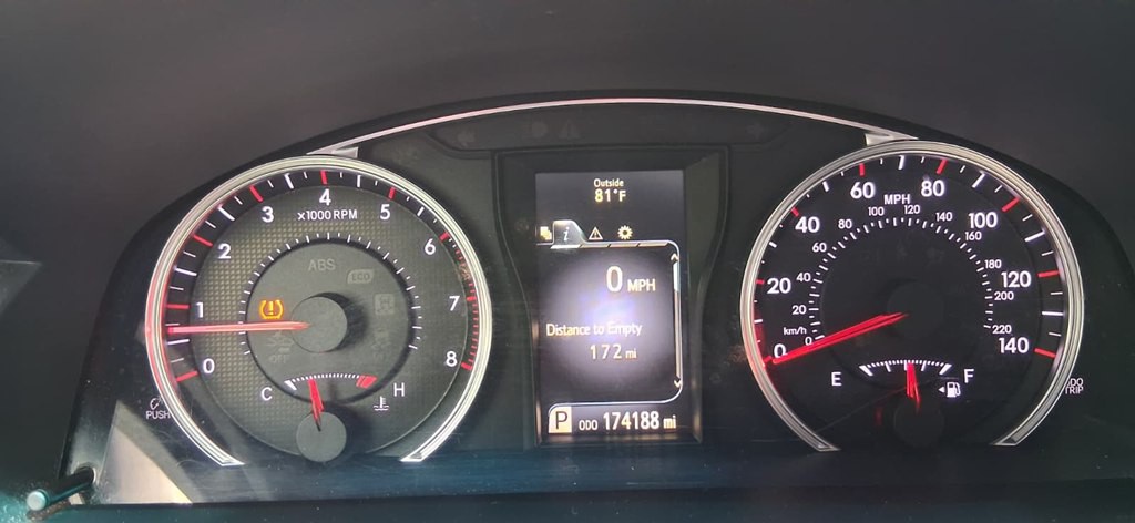2017 Toyota Camry Image 18