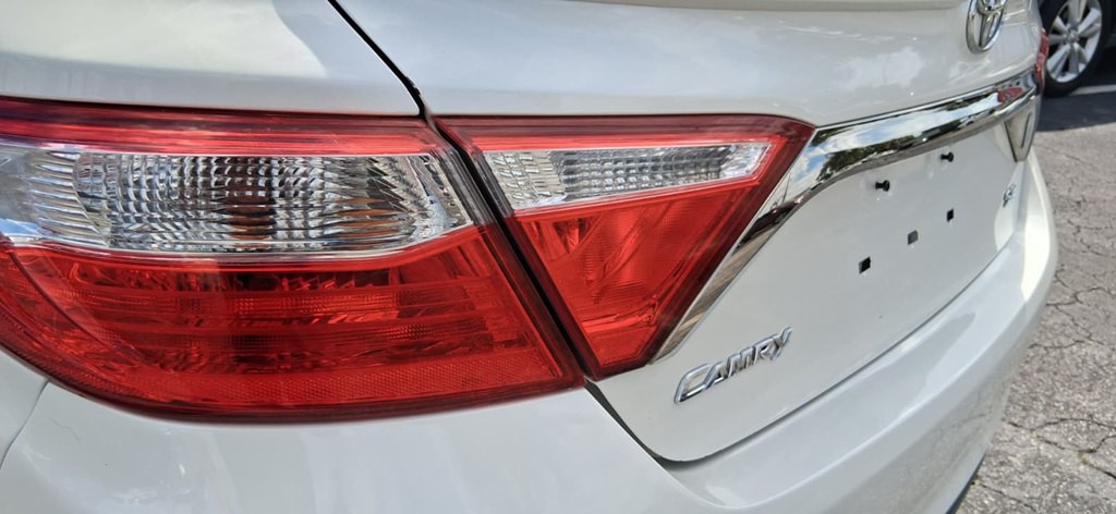 2017 Toyota Camry Image 31