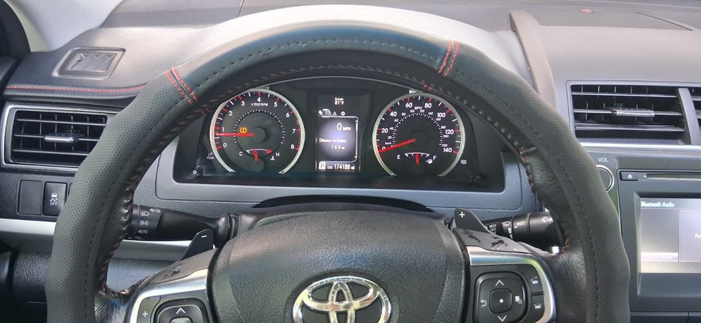 2017 Toyota Camry Image 16