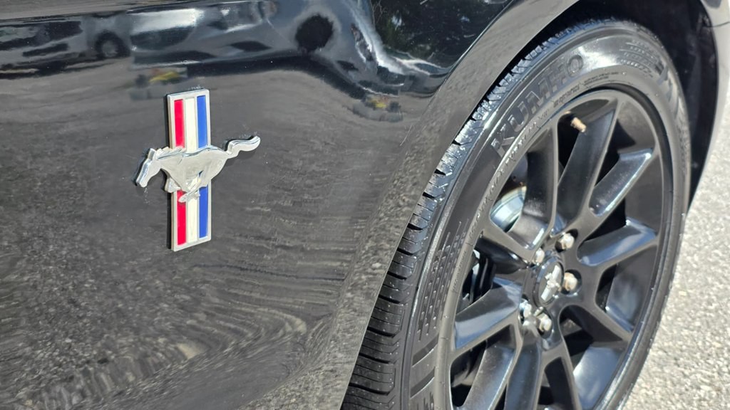 2011 Ford Mustang Image 13