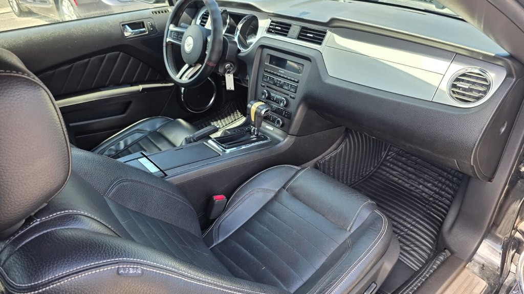 2011 Ford Mustang Image 30