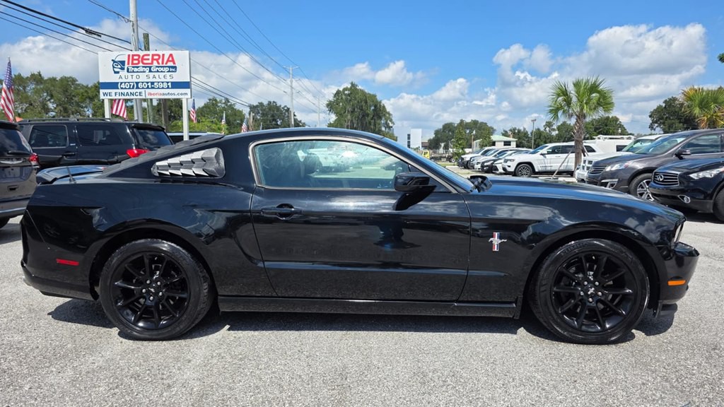 2011 Ford Mustang Image 40