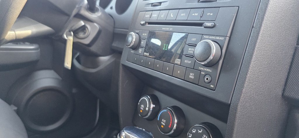 2011 Dodge Nitro Image 8