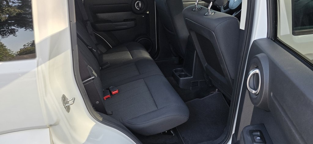 2011 Dodge Nitro Image 15