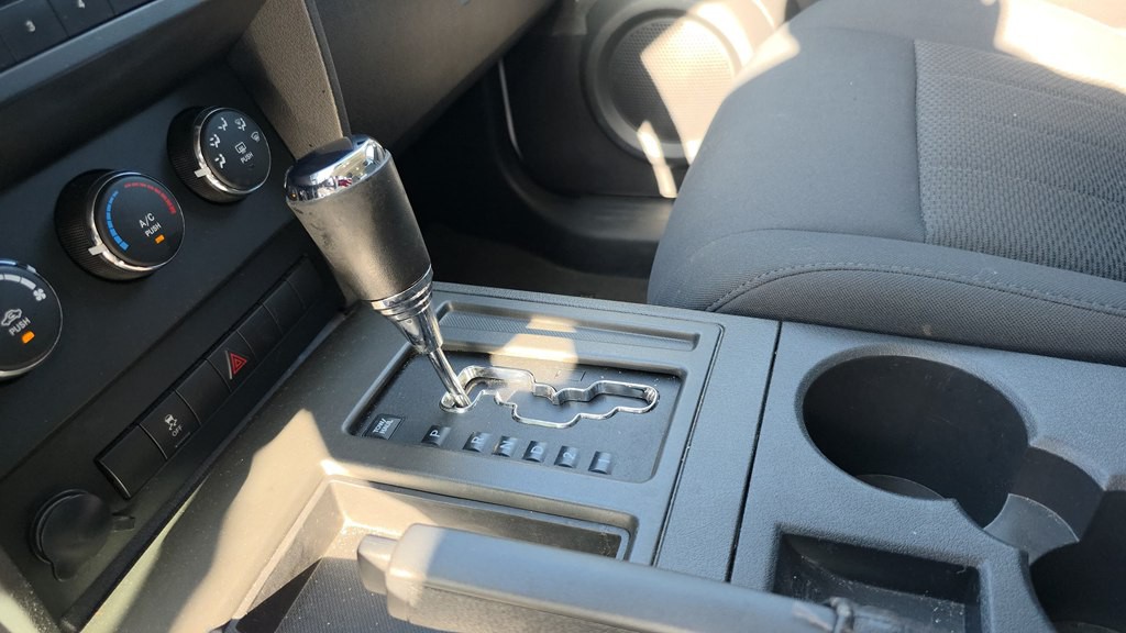 2011 Dodge Nitro Image 18