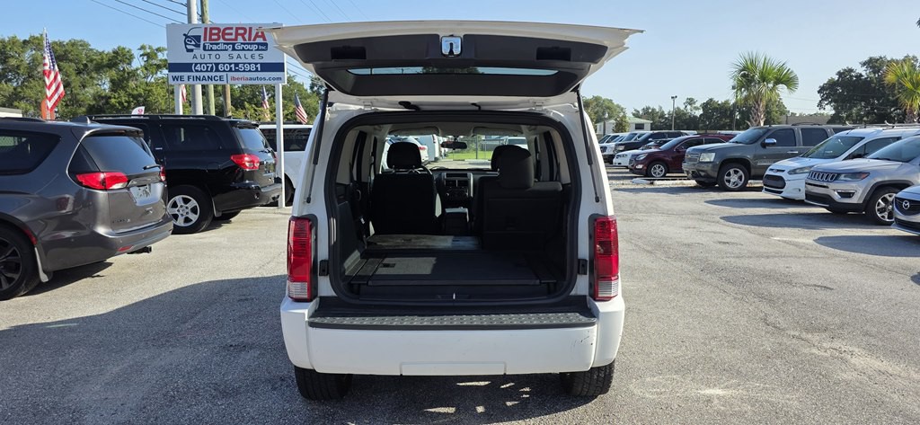 2011 Dodge Nitro Image 30