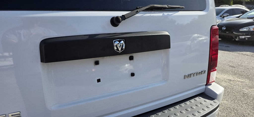 2011 Dodge Nitro Image 27