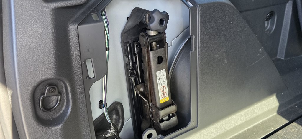 2011 Dodge Nitro Image 28