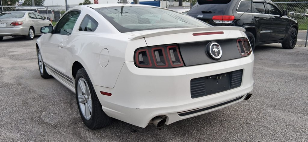 2013 Ford Mustang Image 6