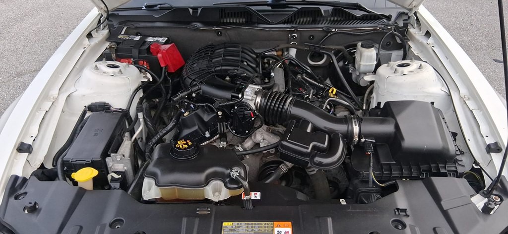 2013 Ford Mustang Image 35