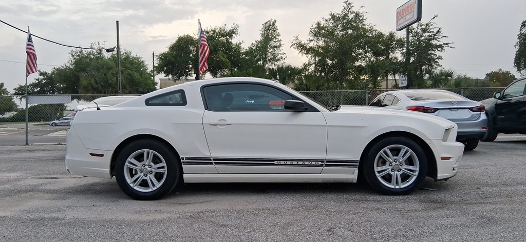 2013 Ford Mustang Image 43