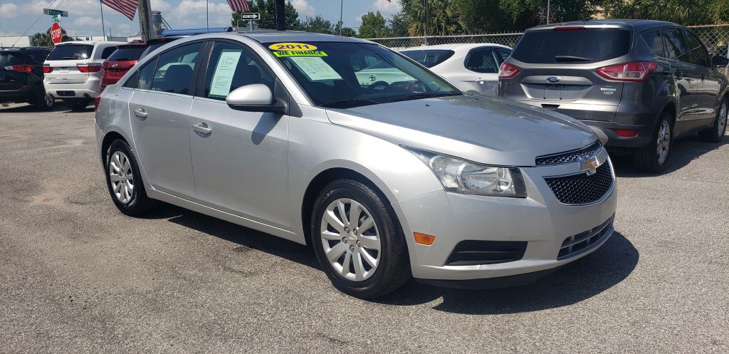 2011 Chevrolet Cruze Image 2
