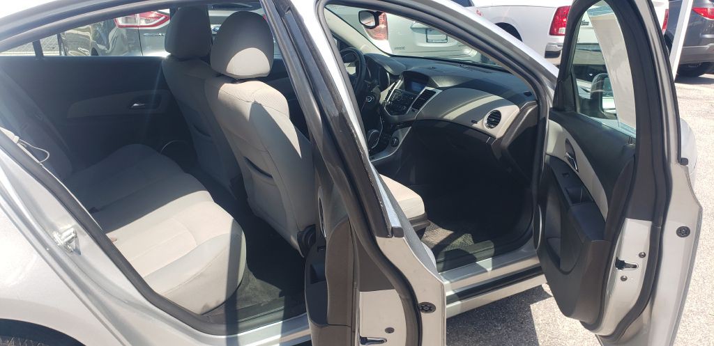 2011 Chevrolet Cruze Image 11