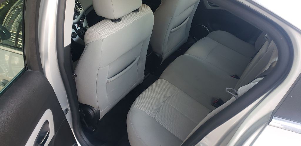 2011 Chevrolet Cruze Image 14