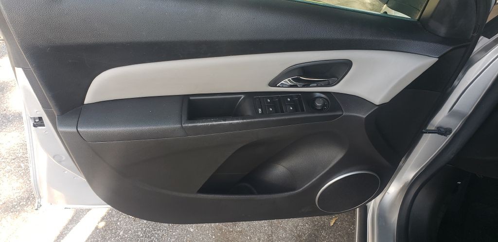 2011 Chevrolet Cruze Image 17
