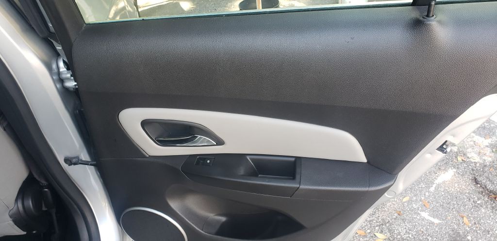 2011 Chevrolet Cruze Image 20