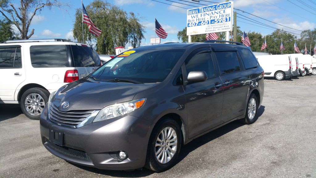 2016 Toyota Sienna Image 39